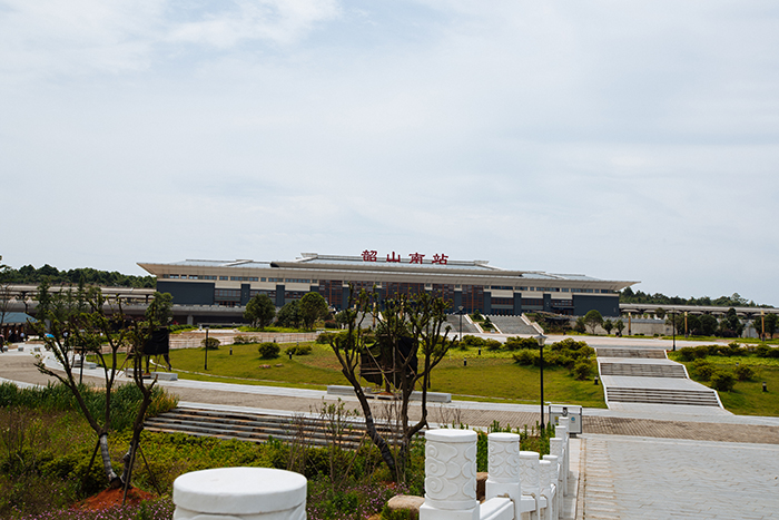 滬昆高鐵韶山南站站前廣場、站前路（K1+400～K2+060）